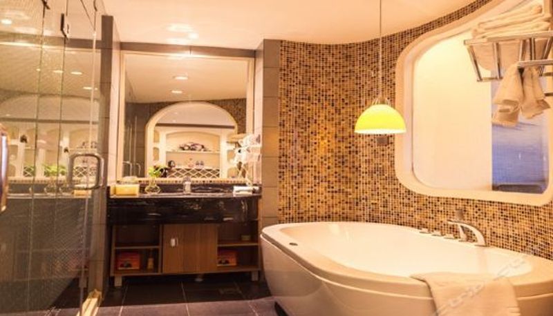 Suite - Airport Business Hotel (Xi'an Airport Bus Departure Station Xishaomen)