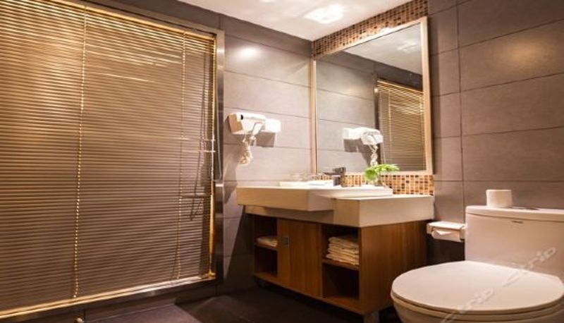 Suite - Airport Business Hotel (Xi'an Airport Bus Departure Station Xishaomen)