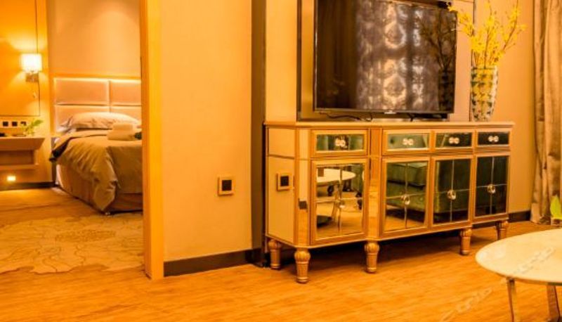 Suite - ROYAL BUSINESS FINE HOTEL