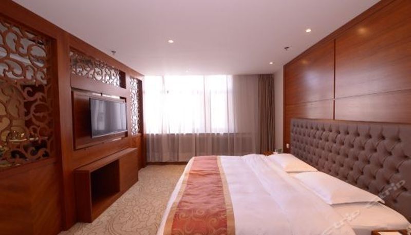 Suite - Waters Holiday Inn