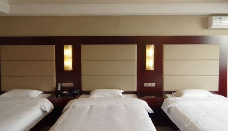 Chambre triple - Celebrity City Hotel