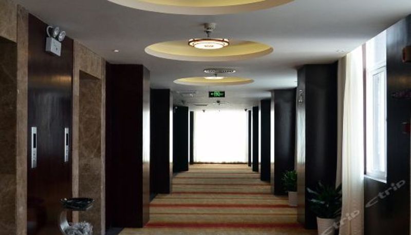 Recepcja - Heyi Hotel (Wuhan Guanggu Square)