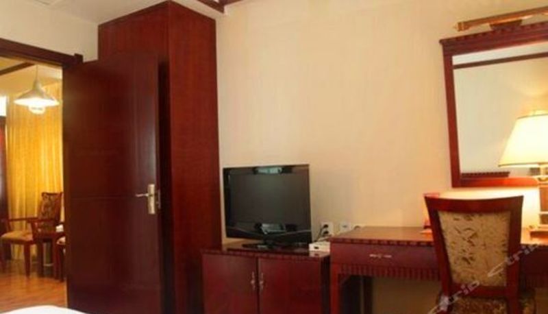 Camera business - Zidu Hotel (Wuhuan Avenue Subway Station Store)