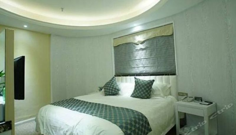 Pokój typu business - Romeo Hotel