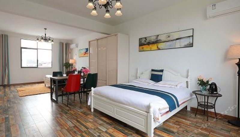 Superior-Zimmer - Flower Room