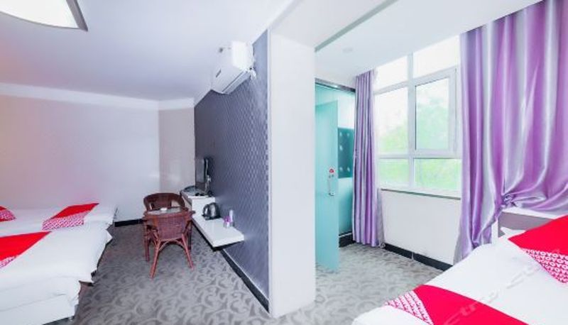 Vierbettzimmer - 昌吉安鸿主题宾馆
