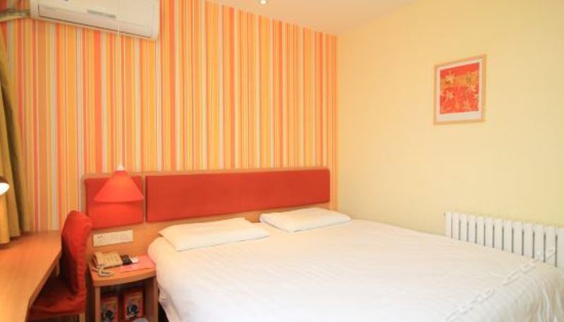 Camera business - Home Inn (Yantai Yingchun Street High-speed Railway Station)