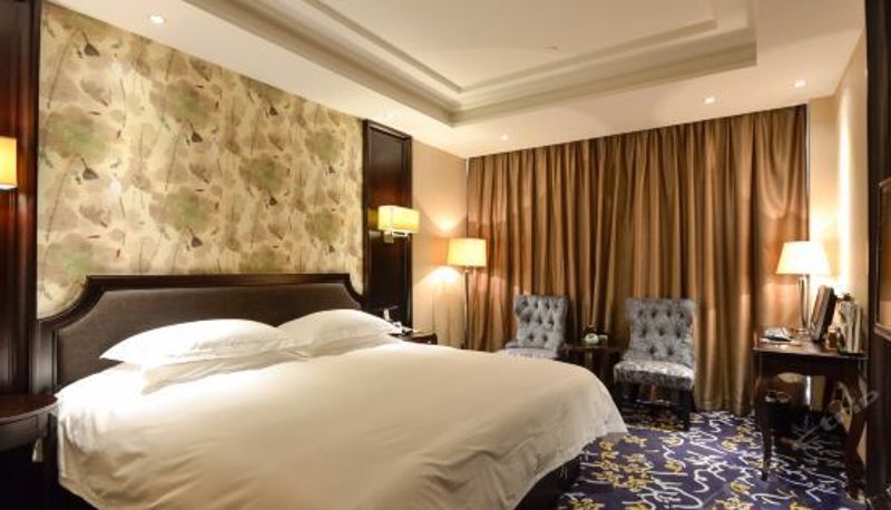Camera business - New World Hotel