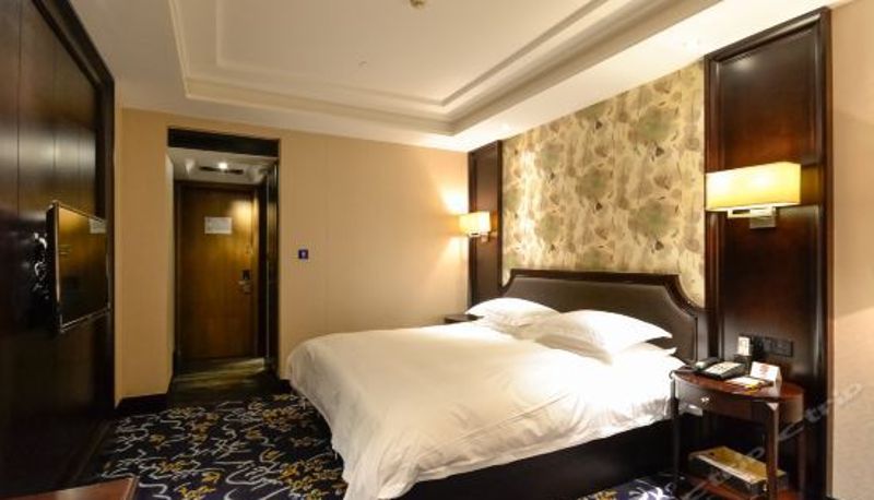 Camera business - New World Hotel