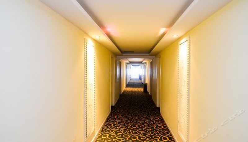 Reception - XinYudong Hotel