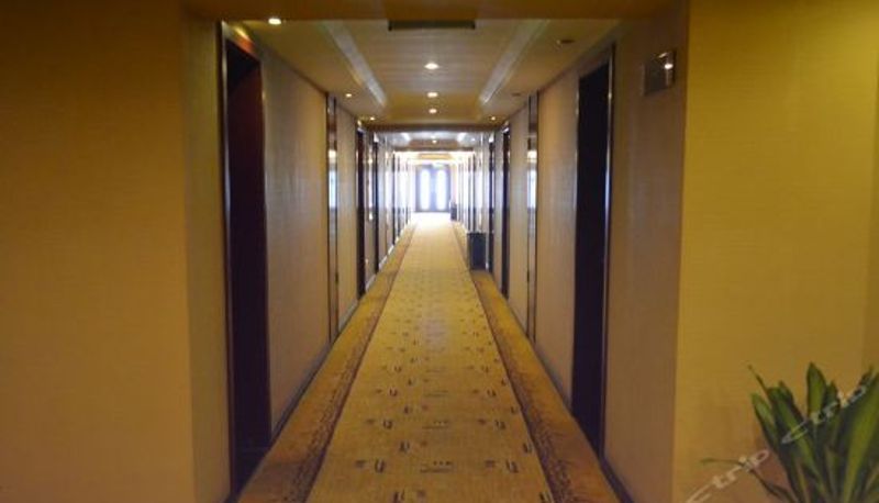 Reception - XinYudong Hotel