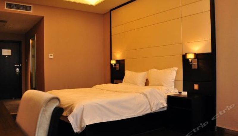 Camera business - Shenghuopai Hotel Dandong Yalvjiang Duanqiao