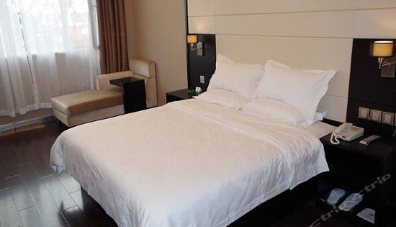 Camera business - Shenghuopai Hotel Dandong Yalvjiang Duanqiao