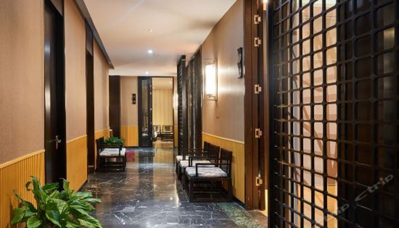 Rezeption - Yilin Hotel (Wuhan Optics Valley Sunshine Avenue)
