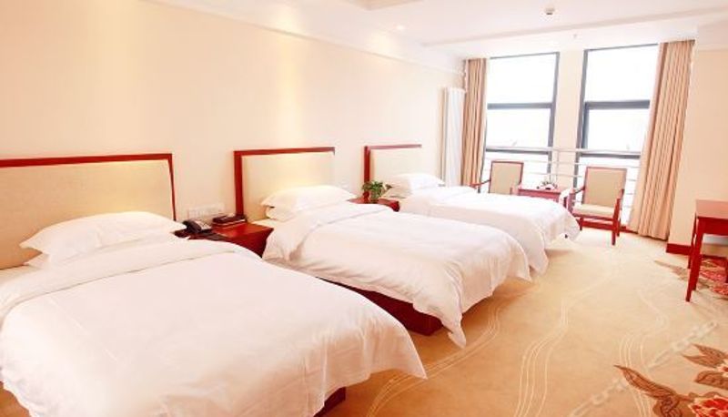 Tripla - LS Ruizhi Hotel (Lanzhou New District Zhongchuan Airport)