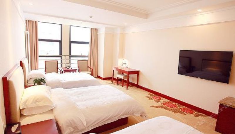 Tripla - LS Ruizhi Hotel (Lanzhou New District Zhongchuan Airport)