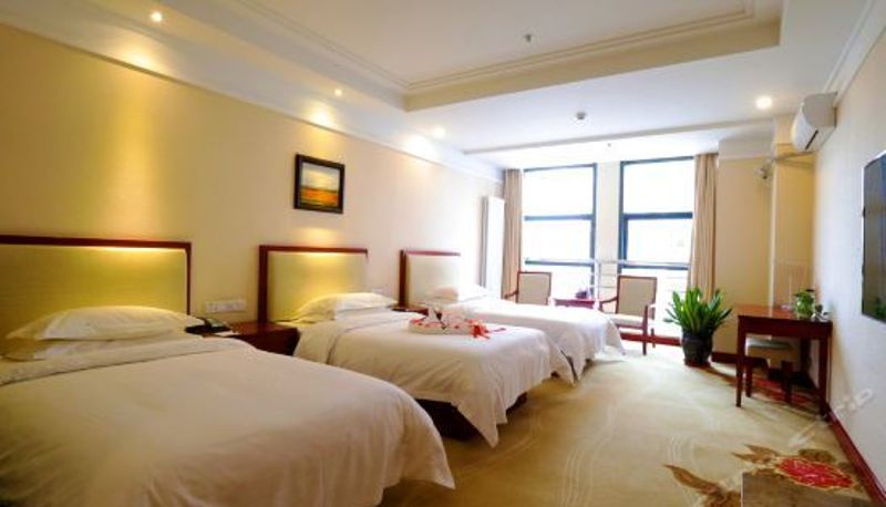 Tripla - LS Ruizhi Hotel (Lanzhou New District Zhongchuan Airport)