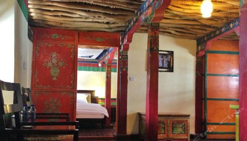 Triple room - Yabshi Phunkhang Heritage Hotel