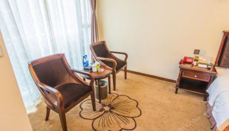 Camera business - West Holiday Hotel (Leshan High-speed Railway Station)
