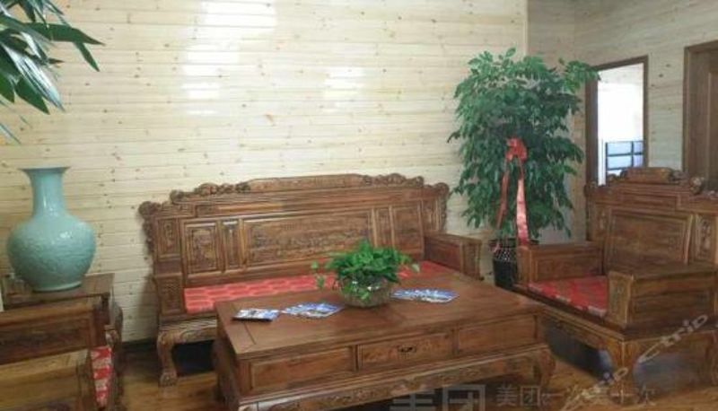 Reception - Jiayuguan Yalong Bay Wooden House