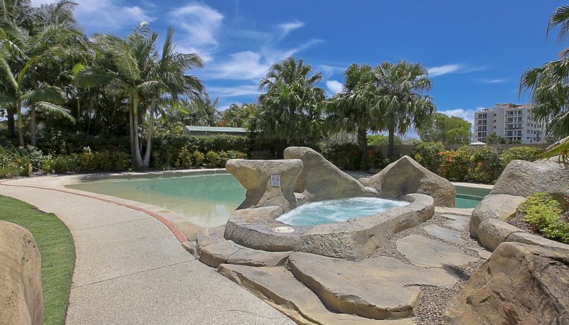 Piscina - The Mirage Alexandra Headland