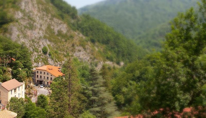 Area esterna dell'hotel - Logis Hotel Le Val du Tech