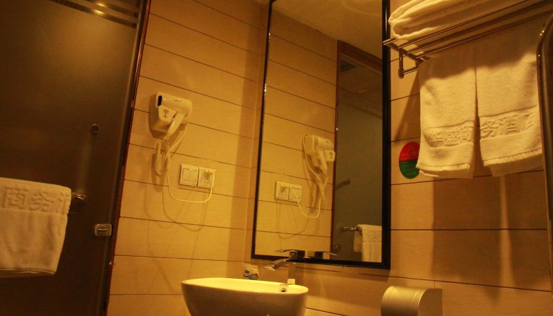 Area esterna dell'hotel - Baili Yiju Hotel (Mucun Yici Station Store)