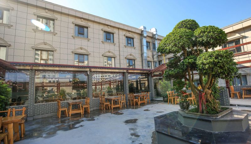 Hotel outdoor area - Xinghu Peninsula Hotel (Haikou Sun Moon Plaza duty-free shop)