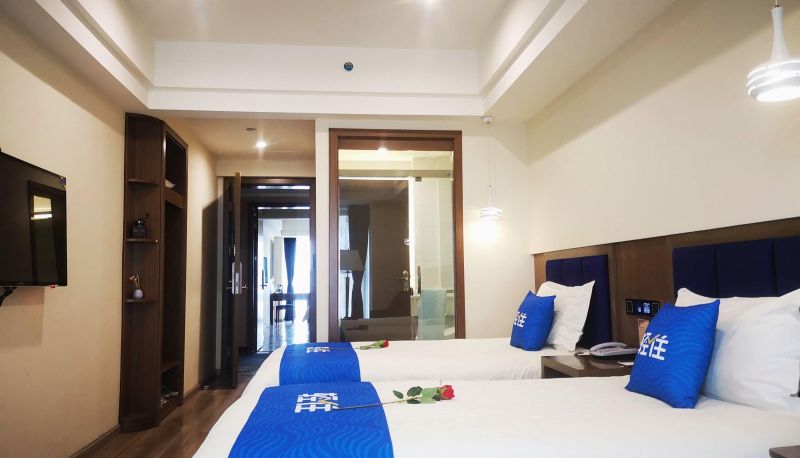 Info - Light stay · Dongchun Beiyun Hotel (Chengdu North Station Zoo Store)