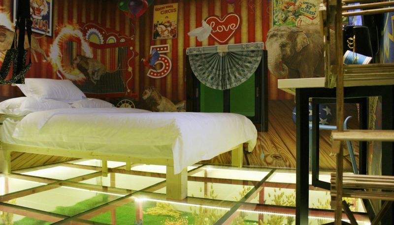 Info - Lovers Middle Road) Imok · Keke Hotel (Riyue Beige Theater Store