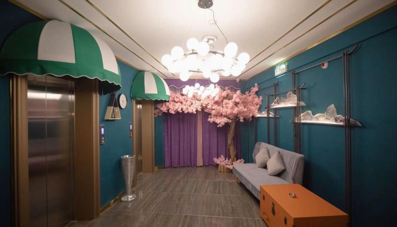 Area esterna dell'hotel - Colorful Light Luxury Hotel