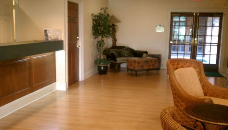 Hall - Richmond Suites