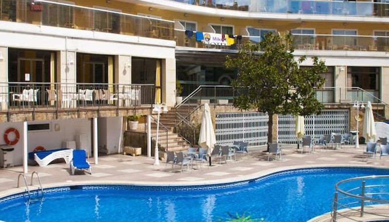 Basen - Esplai Hotel