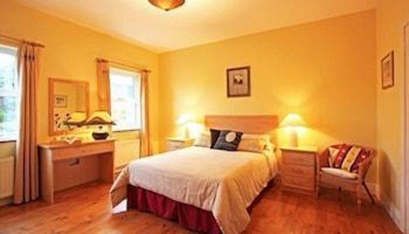Camera standard - Oldchurch House