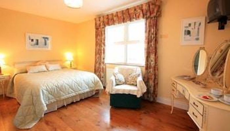 Camera standard - Oldchurch House