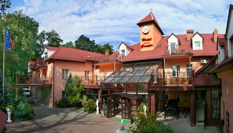 Hotel outdoor area - Hotel Gracja