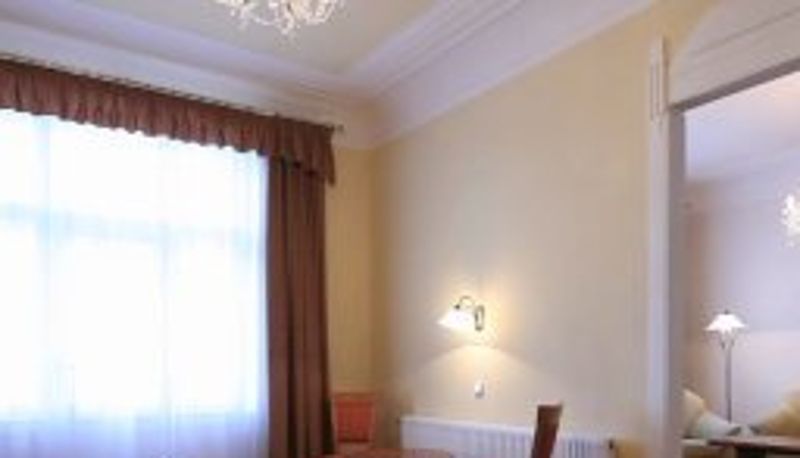 Suite - Royal Standard