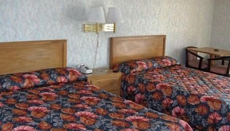 Room - Regal Inn