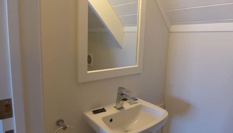 Bathroom - Midway Motel
