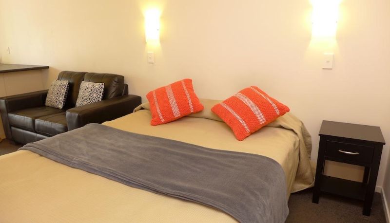 Standard room - Midway Motel