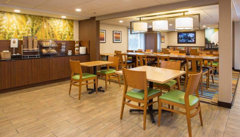 Restaurant - Comfort Inn - Dedham-Boston MetroWest