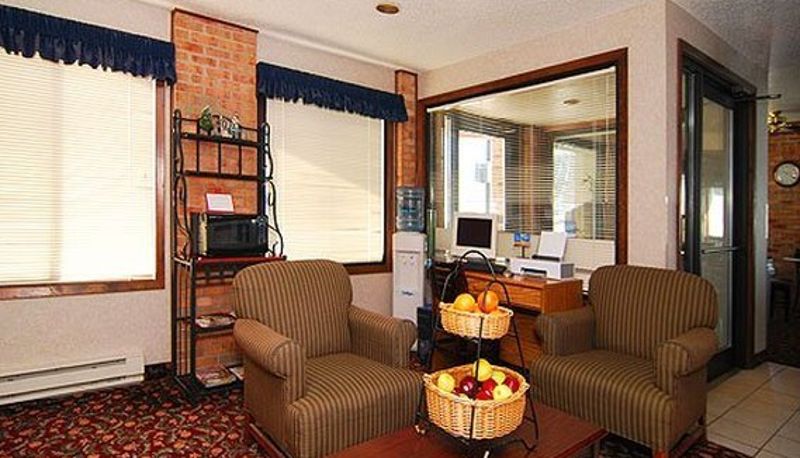 Sala - AmericInn by Wyndham Mount Pleasant