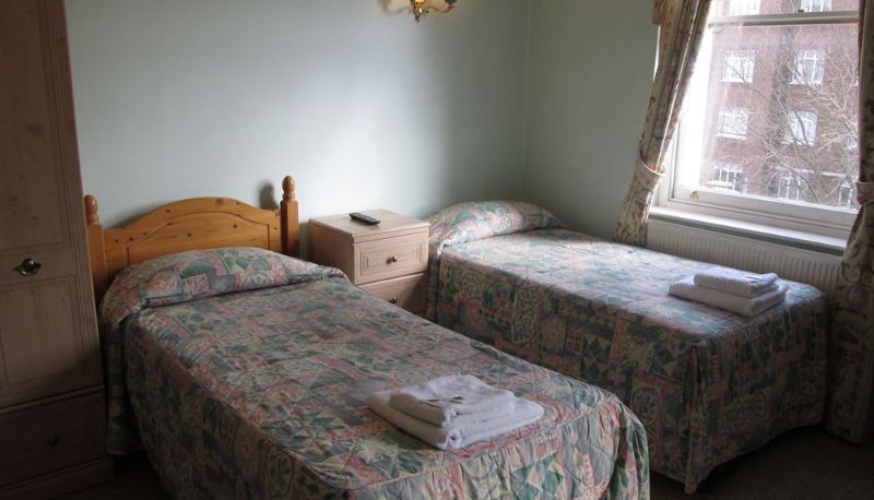 Habitación estándar - Brompton Hotel