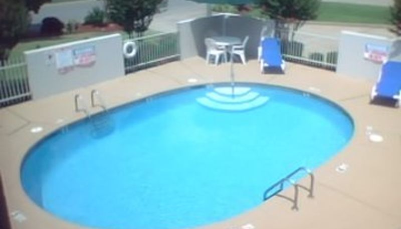 Pool - GuestHouse Inn Fort Smith