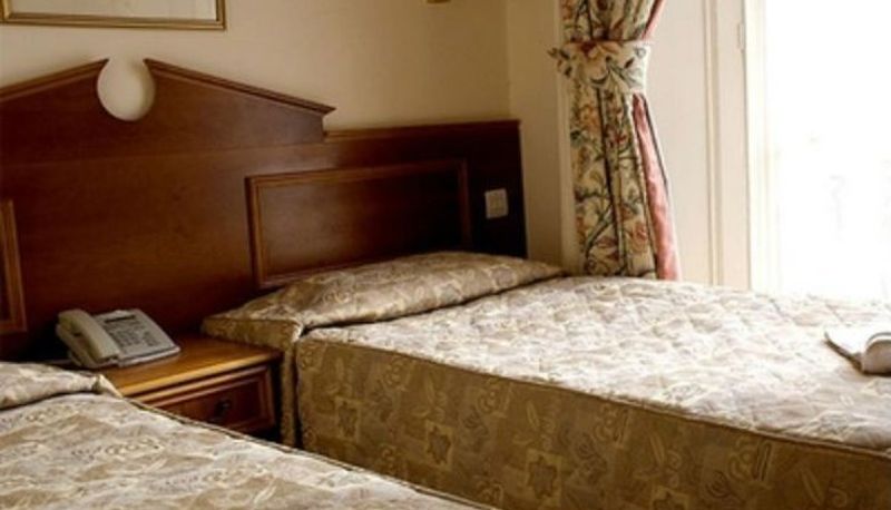 Información - Pembridge Palace Hotel