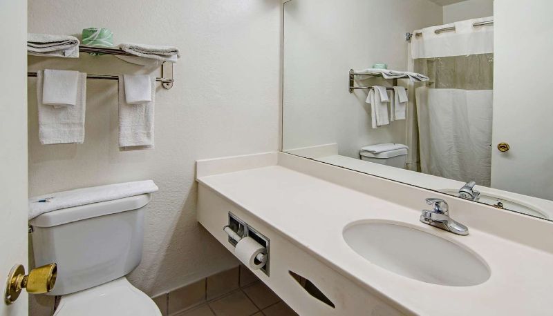 Habitación - OYO Hotel Irving DFW Airport North