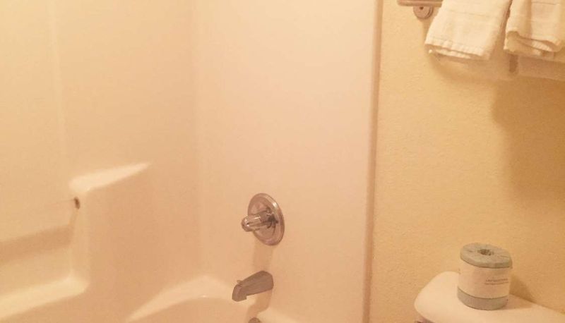 Room - Motel 6 Portland IN