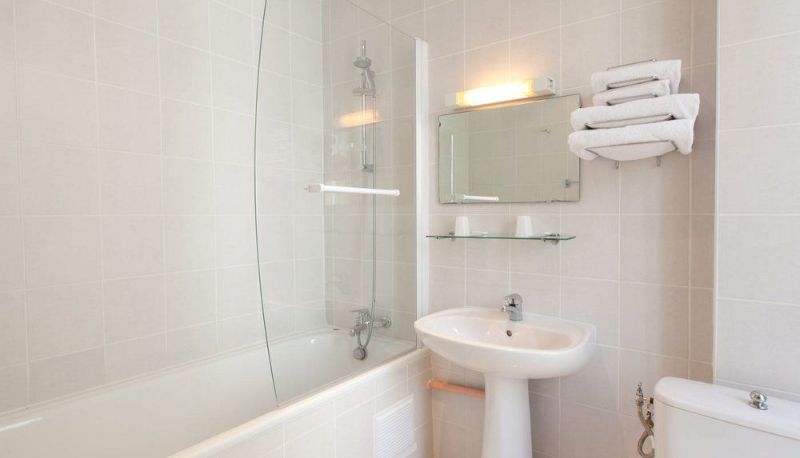 Bathroom - Amaryllis Hotel