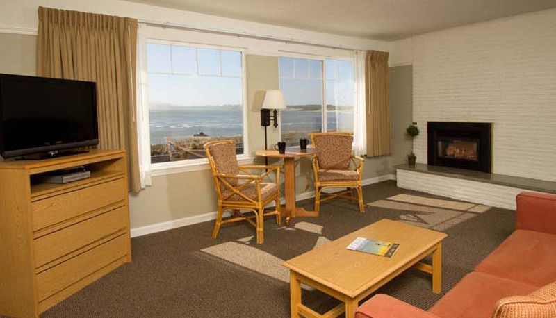 Suite - Looking Glass Inn