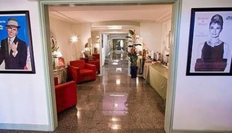 Hall - Hollywood Celebrity Hotel